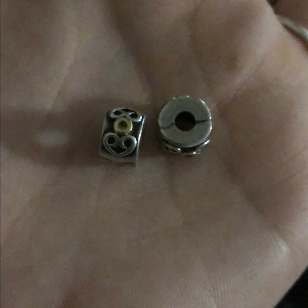 Set of 2 pandora clips